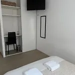Location De Chambre Privee Dans Residence Securisee Privee,Parking Gratuit , 1 Minute Du Tramway, A 9 Minute Du Centre Ville, Accessible A Plusieurs Transports